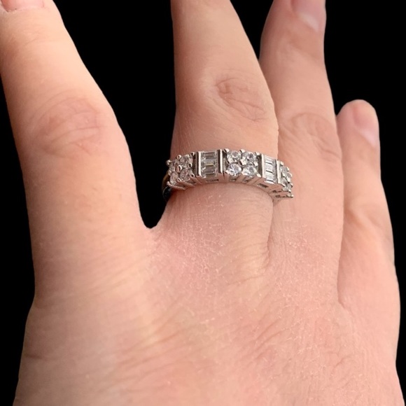 ANNIVERSARY RING SIZE 6 - Picture 5 of 10